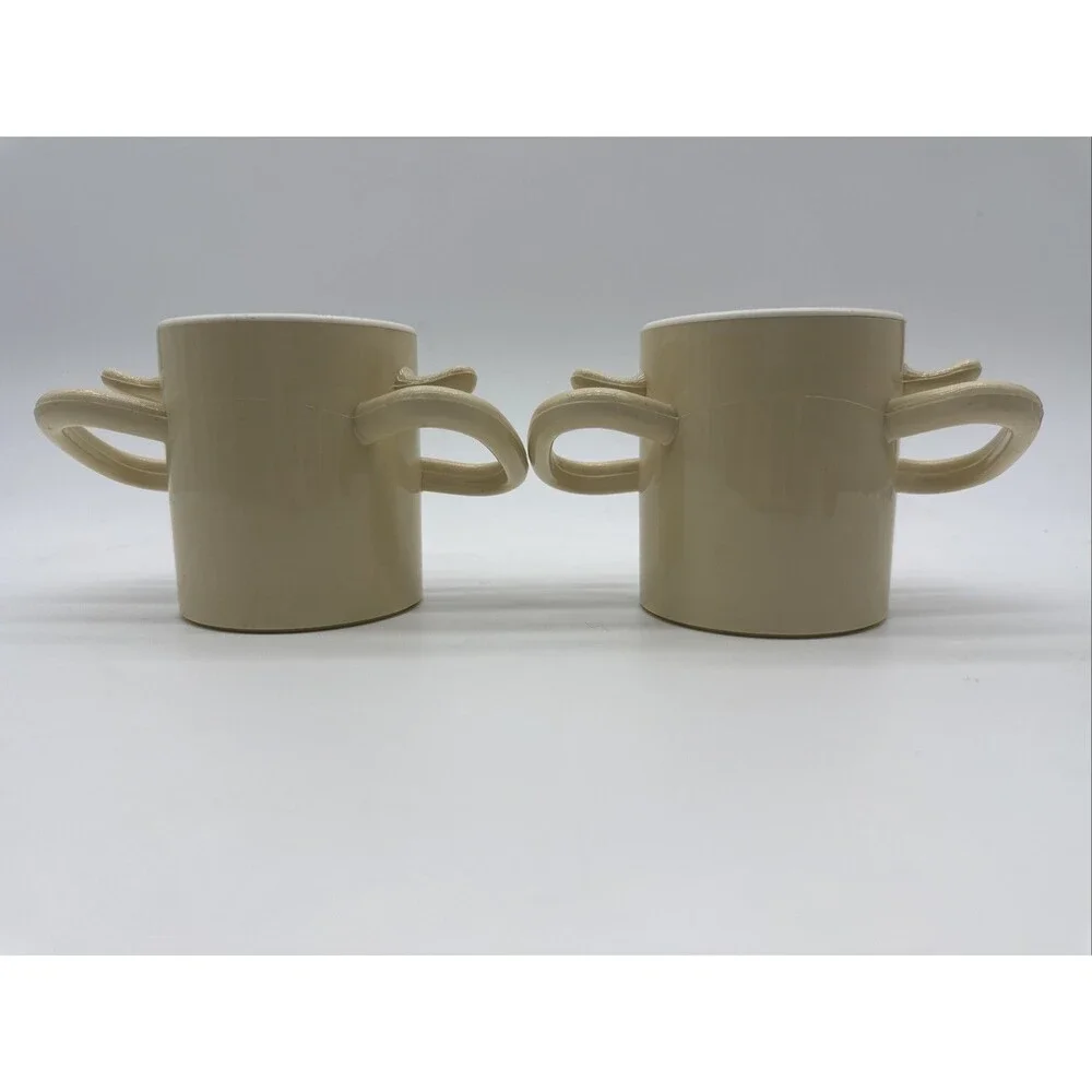 2 - Thumbs-Up Cup Without Lids